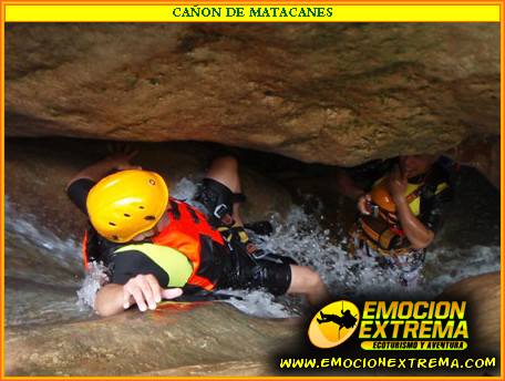 CAÑON DE MATACANES TE ESPERAN 2 RAPELES EN CASCADAS, MULTIPLES SALTOS AL AGUA, TOBOGANES NATURALES Y HASTA RIOS SUBTERRANEOS QUE TENDRAS QUE CRUZAR, VIVE ESTA AVENTURA.